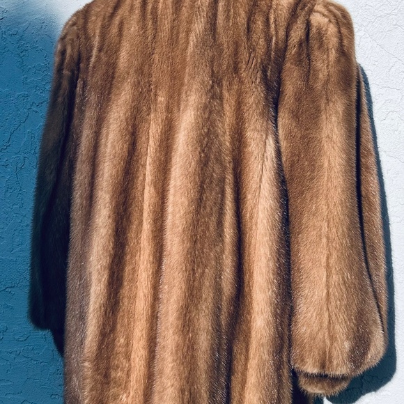 MINK COAT by McRae's Women's Medium Flawless Stylish and supple Mink Coat - Picture 8 of 14
